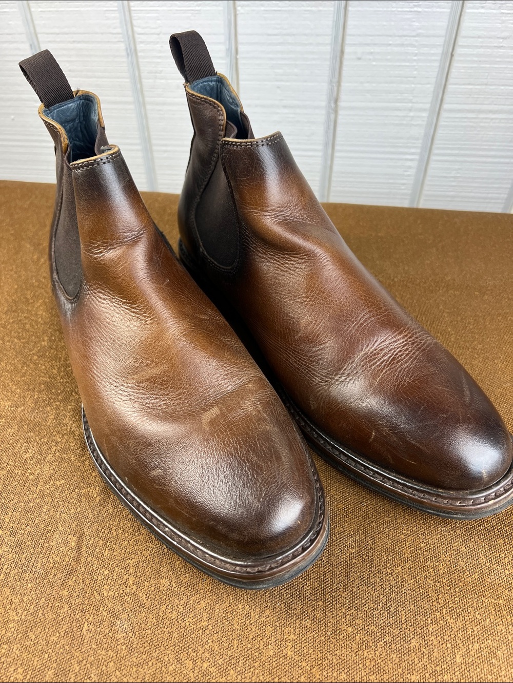 Johnston & Murphy Brown Leather Chukka Boots